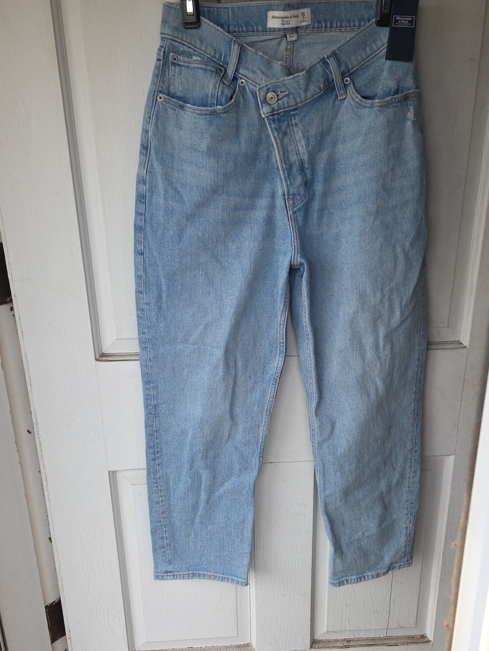 Abercrombie & Fitch Light Wash Dad High Rise Size 28 Short